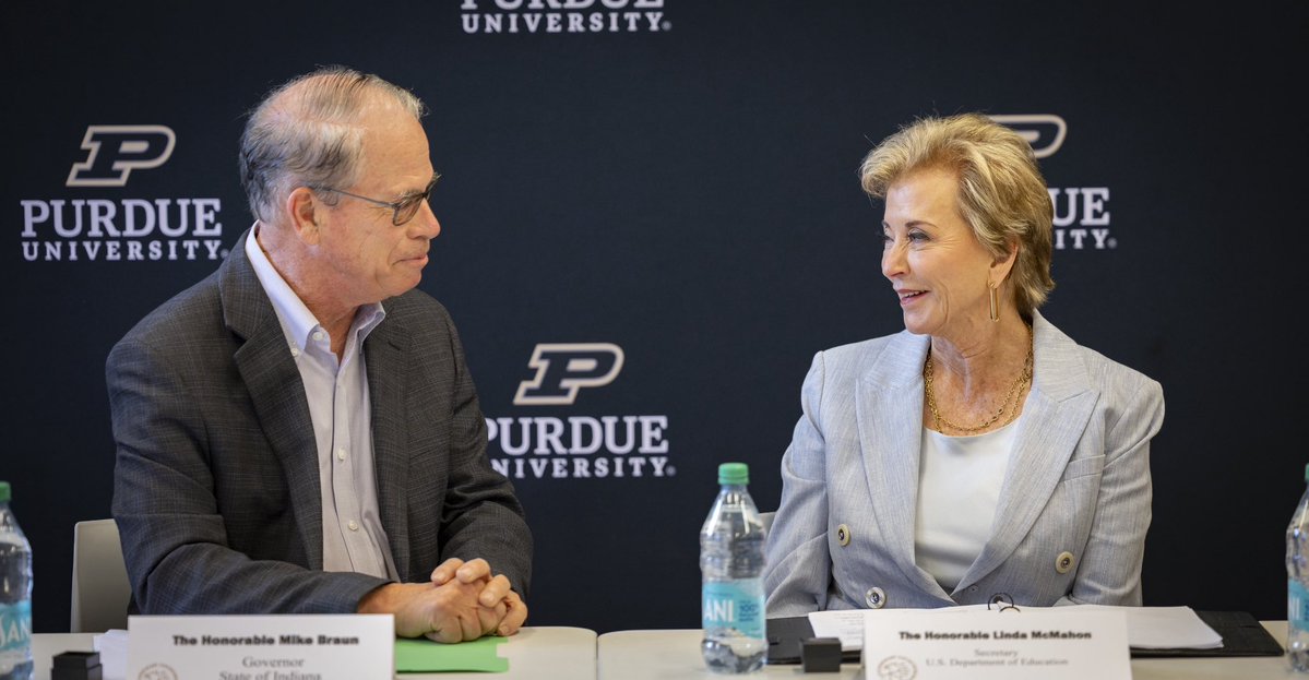 EDSecMcMahon's tweet image. Thank you, @GovBraun, @SecJennerIN, and @LifeAtPurdue leadership for welcoming me to Indiana yesterday.
I saw the best of education in action — from the impact of your workforce development programs to a tour of Purdue’s cutting-edge nuclear reactor research lab.
@tmhuston…
