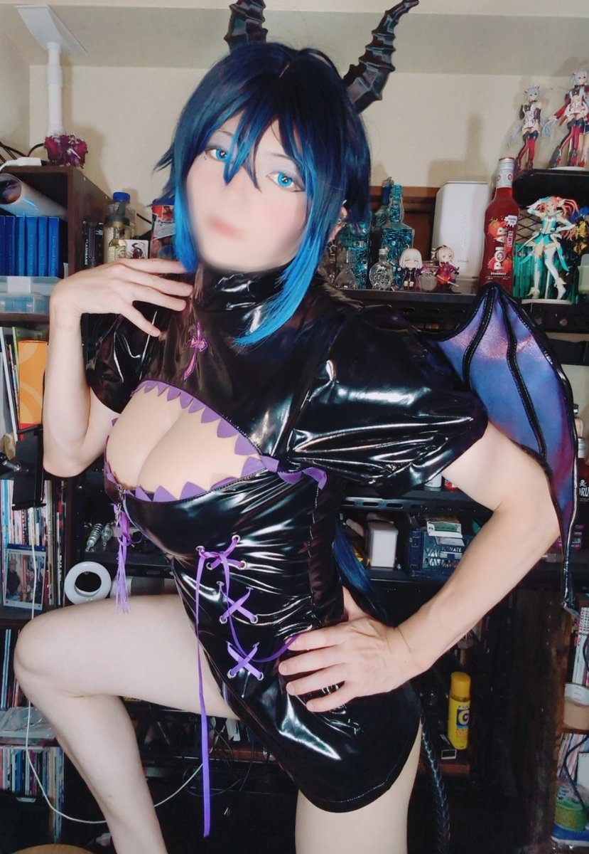 青髪サキュバス上げました！
よろしくお願いします！
 fantia.jp/posts/3543301