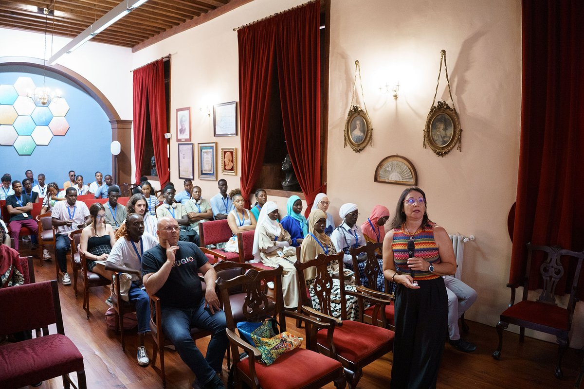 CampusÁFRICA (@campusafricaorg) on Twitter photo Aspectos clínicos de las crisis humanitarias de naturaleza migratoria.
Inmaculada Mora Peces, Médica de urgencias, Hospital Insular de El Hierro.
<a href="/ULL/">Universidad de La Laguna</a>
@cabildotenerife
<a href="/CajaCanarias/">Fundación CajaCanarias</a>
<a href="/BinterCanarias/">Binter</a>
<a href="/CinfaSalud/">Cinfa Salud</a>
<a href="/aytolalaguna_es/">Ayuntamiento de La Laguna</a>
<a href="/PresiCan/">Presidencia GobCan</a> Aspectos clínicos de las crisis humanitarias de naturaleza migratoria.
Inmaculada Mora Peces, Médica de urgencias, Hospital Insular de El Hierro.
<a href="/ULL/">Universidad de La Laguna</a>
@cabildotenerife
<a href="/CajaCanarias/">Fundación CajaCanarias</a>
<a href="/BinterCanarias/">Binter</a>
<a href="/CinfaSalud/">Cinfa Salud</a>
<a href="/aytolalaguna_es/">Ayuntamiento de La Laguna</a>
<a href="/PresiCan/">Presidencia GobCan</a>