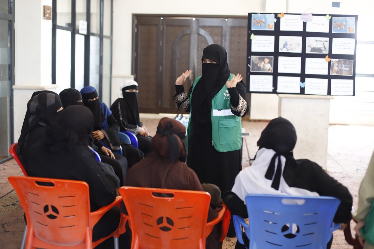 IOMSyria's tweet image. In Azaz, we're working with @AtaaRelief & @CBPFs to hold awareness sessions on the importance of legal identity for children.
Civil documents, like birth certificates and family records, are essential for accessing education, healthcare, and other services. 🔑