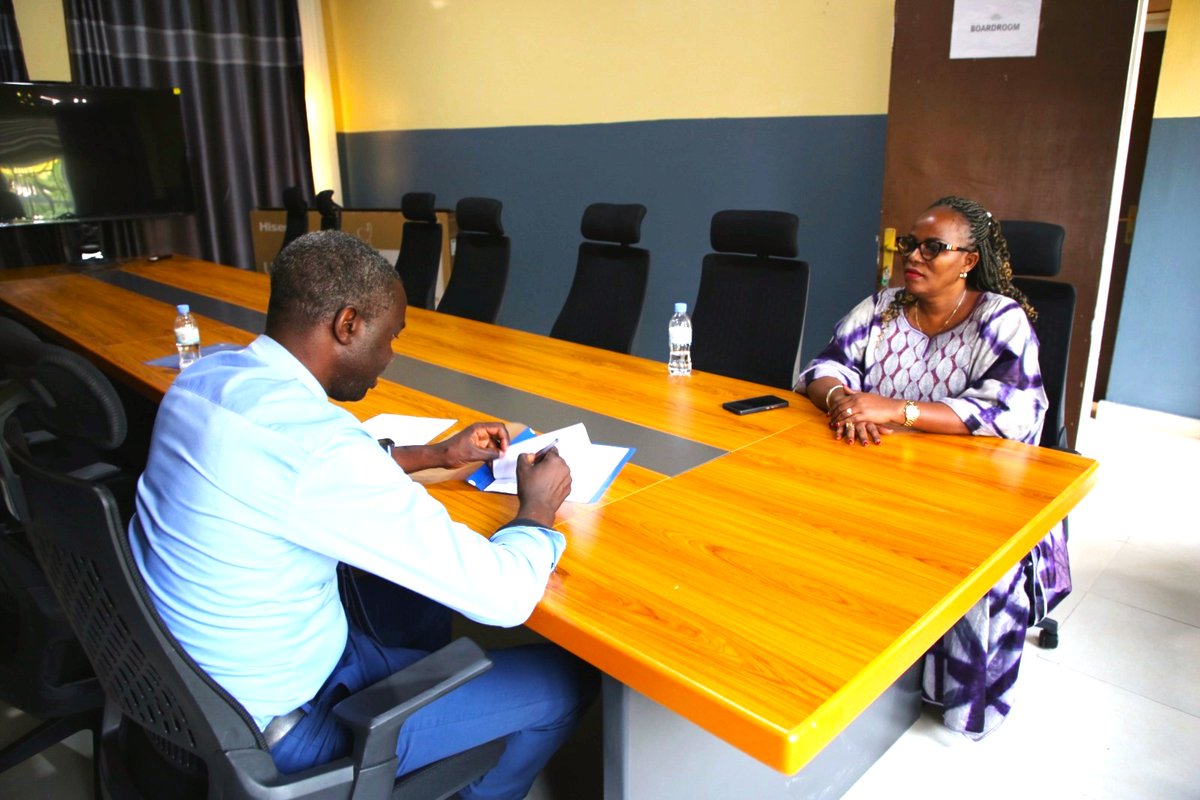 GSF_RC's tweet image. Twishimiye gusinya hamwe na Co-founder wa
@EquiBridge UMURERWA Jacqueline, amasezerano y’ubufatanye mu gihe cy’imyaka itatu, mu kwakira abana ba bahungu muri event ya #BoysToMen #MurakazaNeza
@anumino
@MarketingTouch_