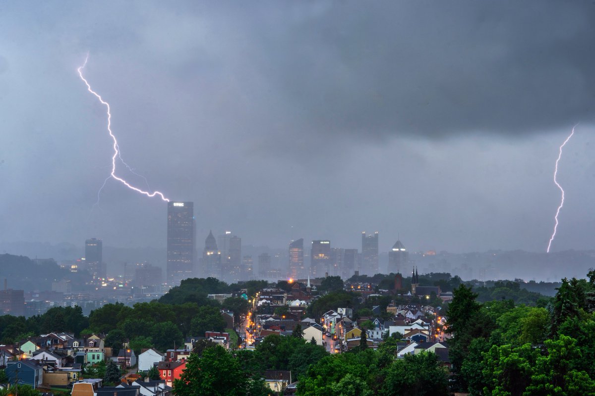 DaveDiCello's tweet image. Got lucky with a few sets of lightning strikes in #Pittsburgh yesterday as the storms rolled through, and this double one was pretty cool. Looks like the bolt on the left could be hitting BNY Mellon, though it's obscured by the Steel Building. More to come.