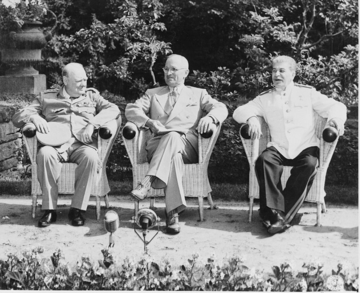 Iain_MacGregor1's tweet image. #OTD, 17 July 1945, Truman, Stalin & Churchill commenced their first conference together at #Potsdam. The making of the post-war world began. Truman later that day confided in his diary: "I can deal with Stalin. He is honest but smart as hell.” #TheHiroshimaMen