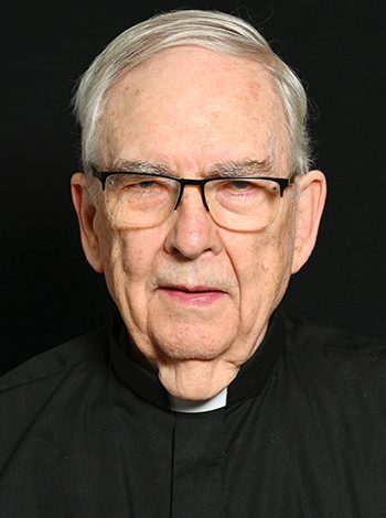 JesuitsEast's tweet image. Let us pray in thanksgiving for the life of Fr. Nicholas S. Rashford, SJ, who died on July 14, 2025. Fr. Rashford was a dedicated Jesuit priest, educator, and administrator. He served Saint Joseph’s University for more than 30 years, 17 as president. jesuitseast.org/memoriam/remem…
