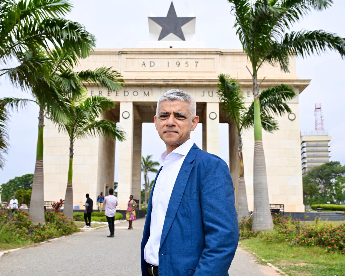 LDN_Culture's tweet image. Today, @MayorofLondon and @MichaelKAllotey announced a new memorial in Accra that will honour the one million people who were trafficked from Ghana as part of the Transatlantic Slave Trade.
This will be part of a global network linked to London’s memorial, also including…