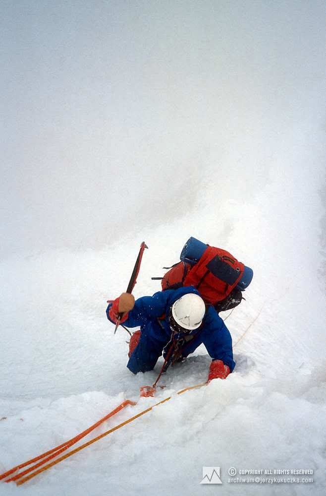 On this day, 17 July in 1984, 🇵🇱 Jerzy Kukuczka and Wojciech Kurtyka achieved Broad Peak (8047 m) Massif traverse. 

In the summer of 1984, 🇵🇱 Jerzy Kukuczka and Wojciech Kurtyka stood beneath Broad Peak’s untouched northwest ridge, a wild and untried line through a mountain
