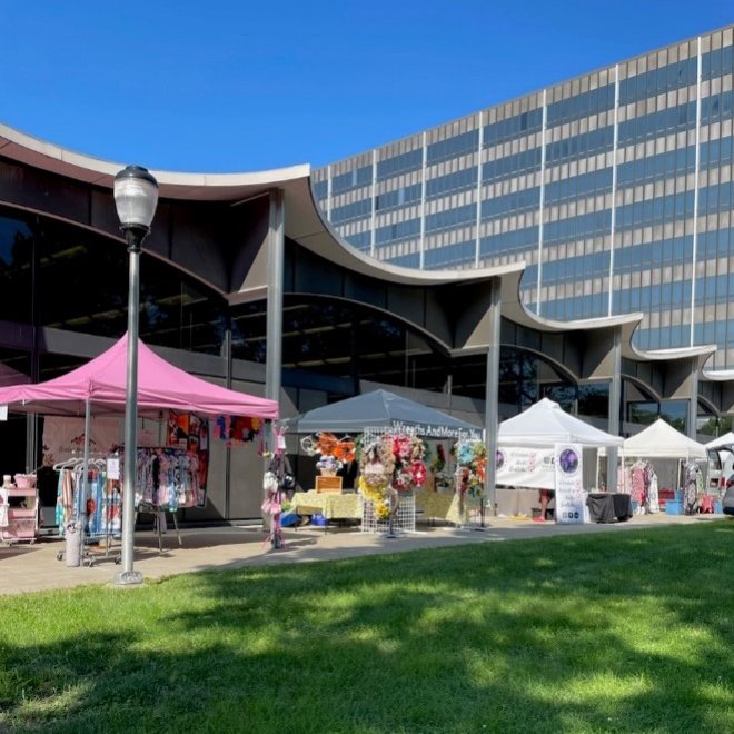 NYS_OGS's tweet image. 📣 EVENT UPDATE: The Harriman Campus Craft show has been RESCHEDULED to Thursday, July 24. #ShopLocal vendors next week in the Courtyard of Buildings 4, 5, and 8!
See the full list of vendors: on.ny.gov/3EtdfXt