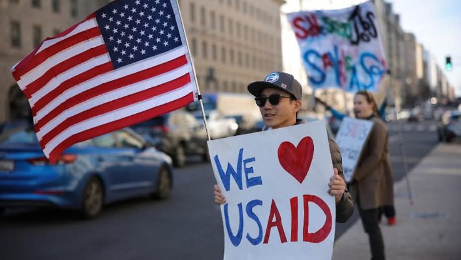 ‼️Für hungernde Kinder gekauft
‼️USA verbrennen nach USAID-Schließung 
500 Tonnen Lebensmittel‼️

▶️ Die Biden-Regierung kauft zum Ende der Amtszeit 500 Tonnen Notfallnahrung für hungernde Kinder in Afghanistan und Pakistan. ▶️ Dann kürzt Trump die US-Auslandshilfen.