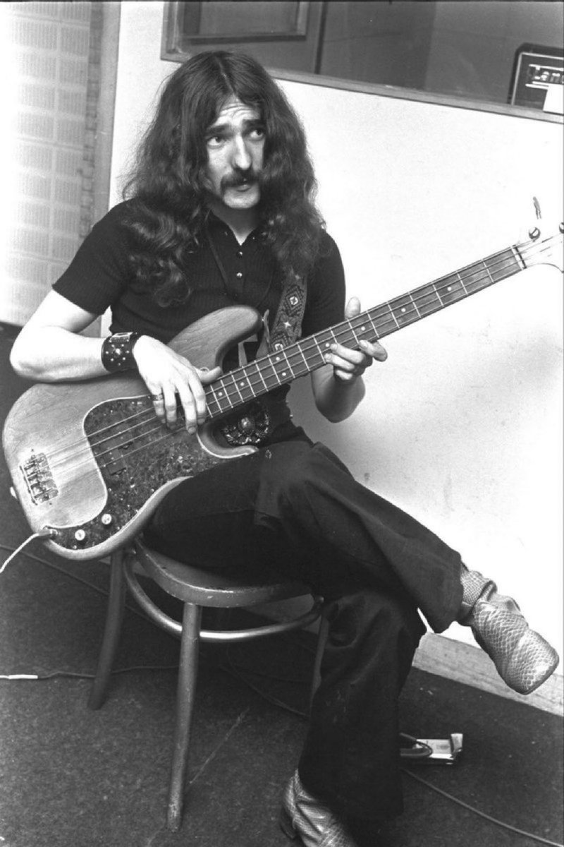 70sDailyDose's tweet image. Happy 76th birthday to the legendary Geezer Butler who was born on this day in 1949. #GeezerButler