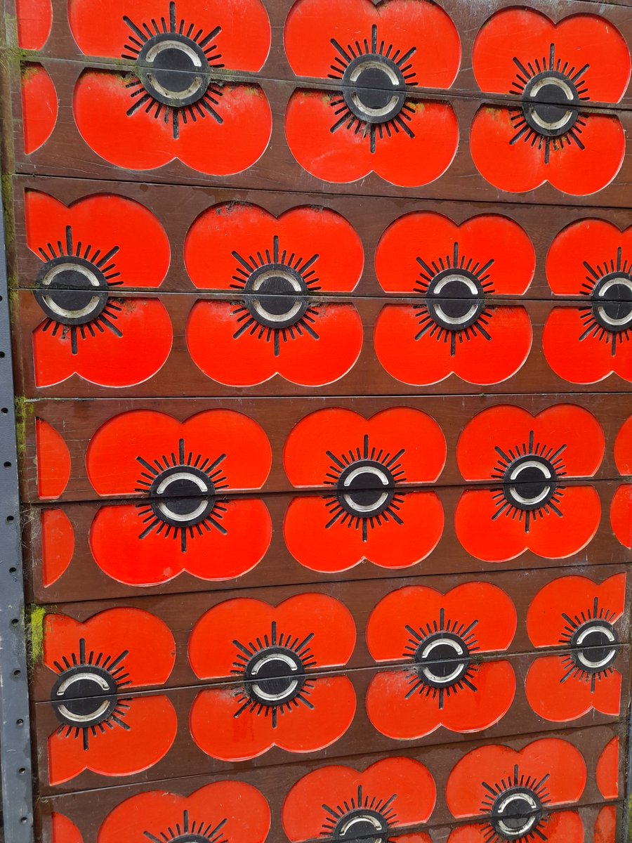 CDhubh's tweet image. For #Thursgate
Lest We Forget, Water of Leith walkway, Edinburgh.