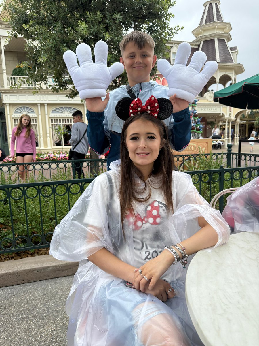 CHCSLanguages's tweet image. Disney (4)