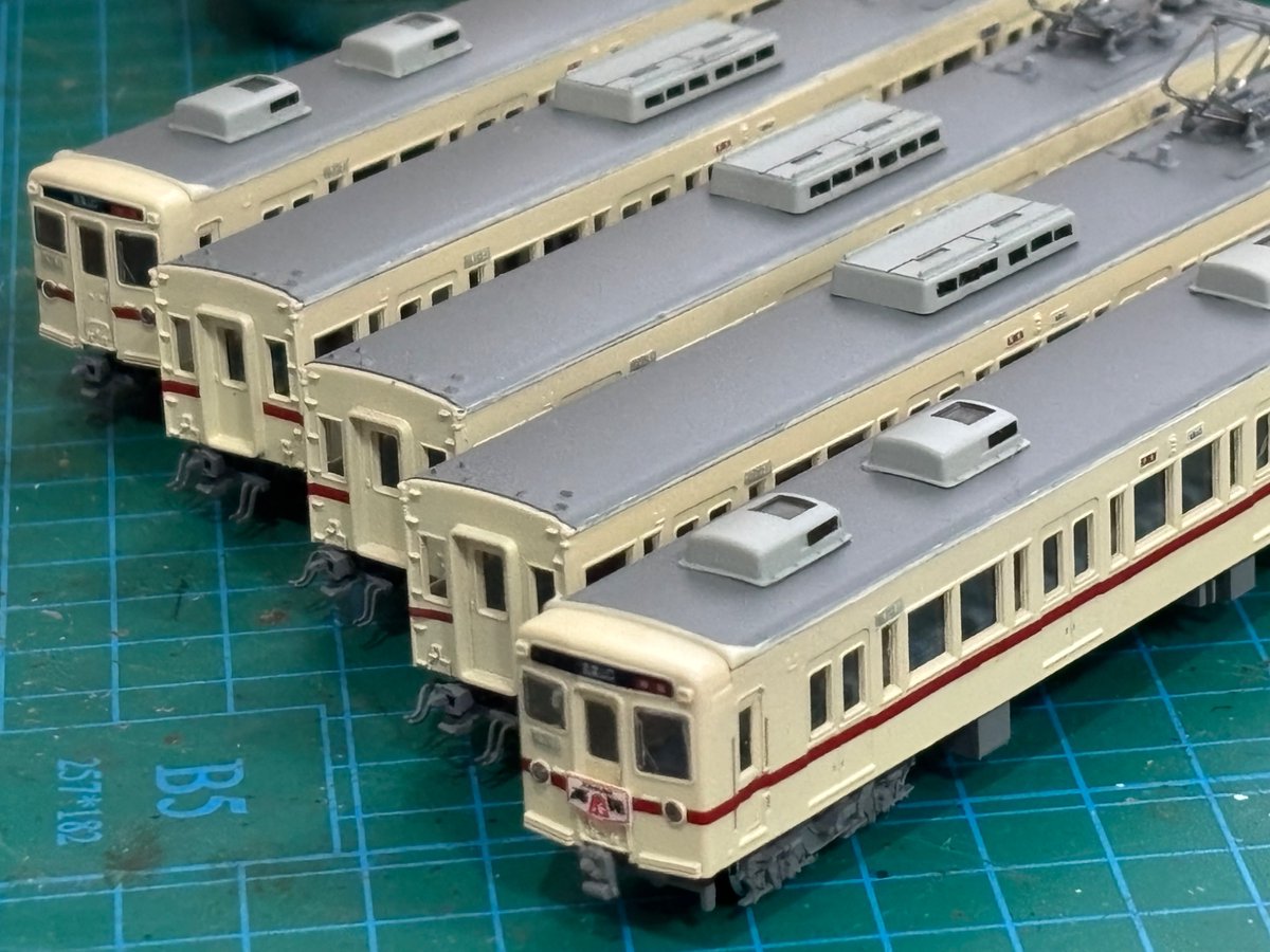 r980sz9's tweet photo. #Nゲージ
#京王電鉄
#エコノミーキット
以前に製作した京王6000系の3両編成の相方の5両編成の方も完成しました。これで全盛期に活躍したハイキング特急を再現できてとても満足しています😊✌️😊✌️😊���️ https://t.co/2bGnb9NisU