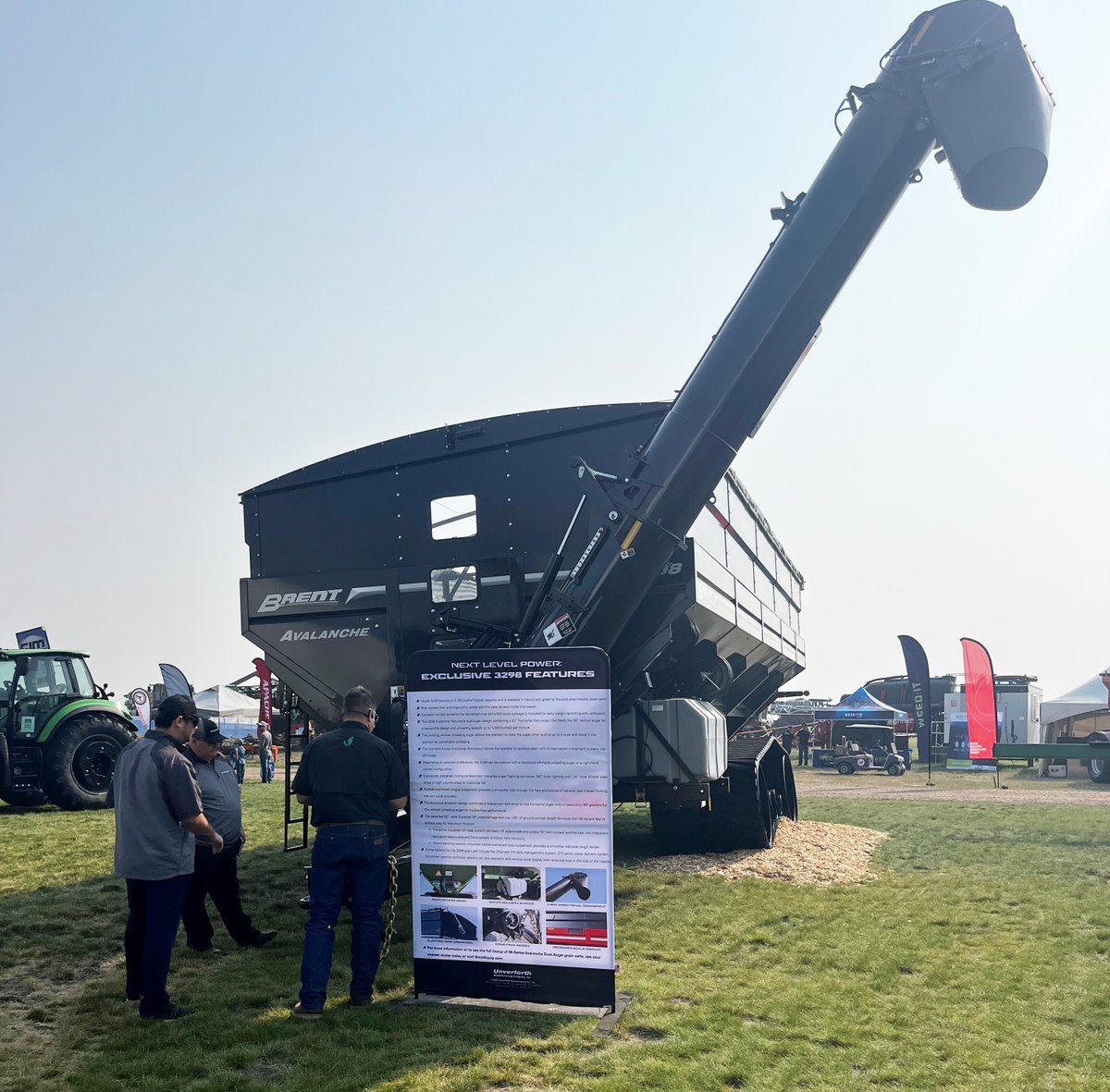 UnverferthMfg's tweet image. Last day of @AginMotion ! Stop by booth 643 to see the full range of products we offer for the western Canadian prairies from tilling, fertilizing, grain handing and more! #farmshow
