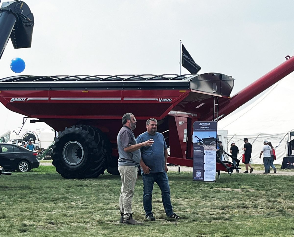 UnverferthMfg's tweet image. Last day of @AginMotion ! Stop by booth 643 to see the full range of products we offer for the western Canadian prairies from tilling, fertilizing, grain handing and more! #farmshow