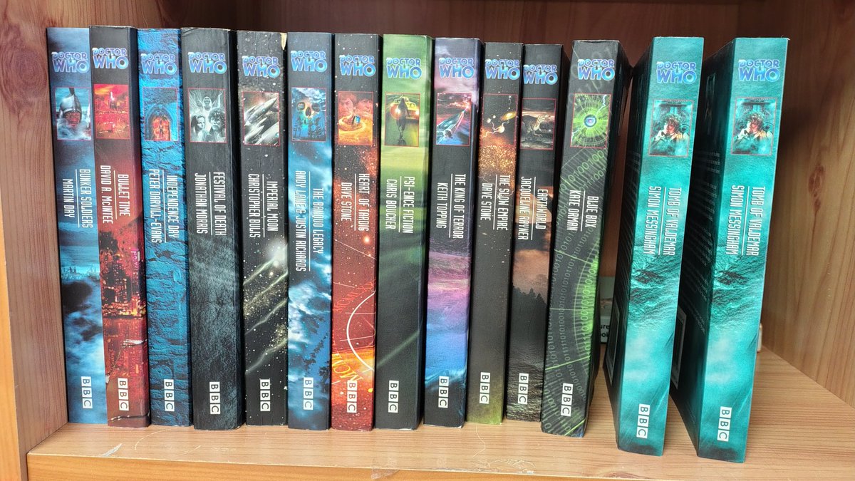 hostproductions's tweet image. Any recommendations from this bunch of 2000's Doctor Who books? 📚
