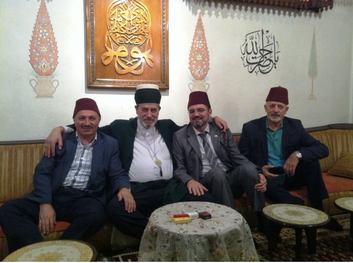 H_TOPALOGLU_'s tweet image. BOSNA’nın ÇINARLARINDAN BİR YAPRAK DAHA DÜŞTÜ.
Allah mekanını Cennet, makamını Âli eylesin.🤲🤲🤲
Bosna’daki savaşta (1992-1995) ülkenin savunmasında önemli başarılar gösteren 7. Müslüman Tugayı’nın komutanı ve kurucularından olan Halil Brzina bu sabah vefat etti.