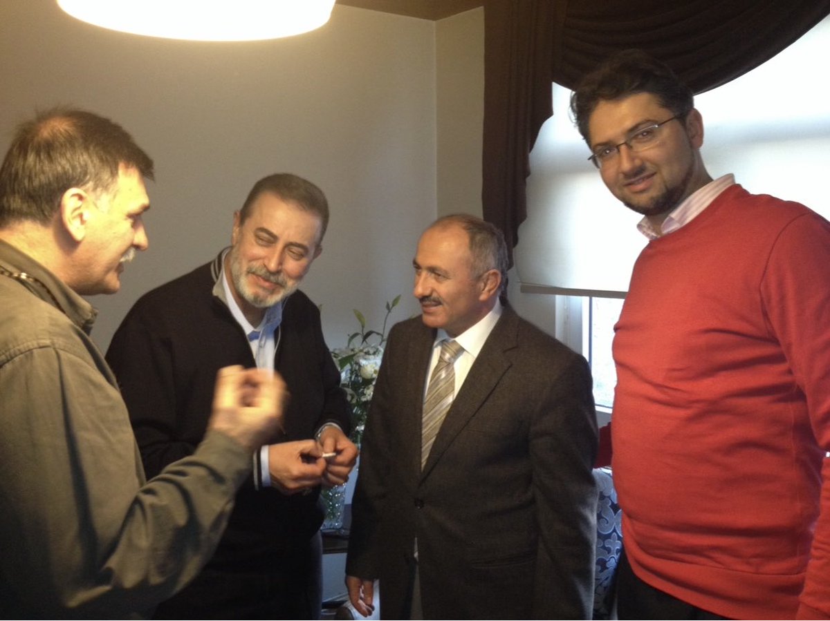H_TOPALOGLU_'s tweet image. BOSNA’nın ÇINARLARINDAN BİR YAPRAK DAHA DÜŞTÜ.
Allah mekanını Cennet, makamını Âli eylesin.🤲🤲🤲
Bosna’daki savaşta (1992-1995) ülkenin savunmasında önemli başarılar gösteren 7. Müslüman Tugayı’nın komutanı ve kurucularından olan Halil Brzina bu sabah vefat etti.