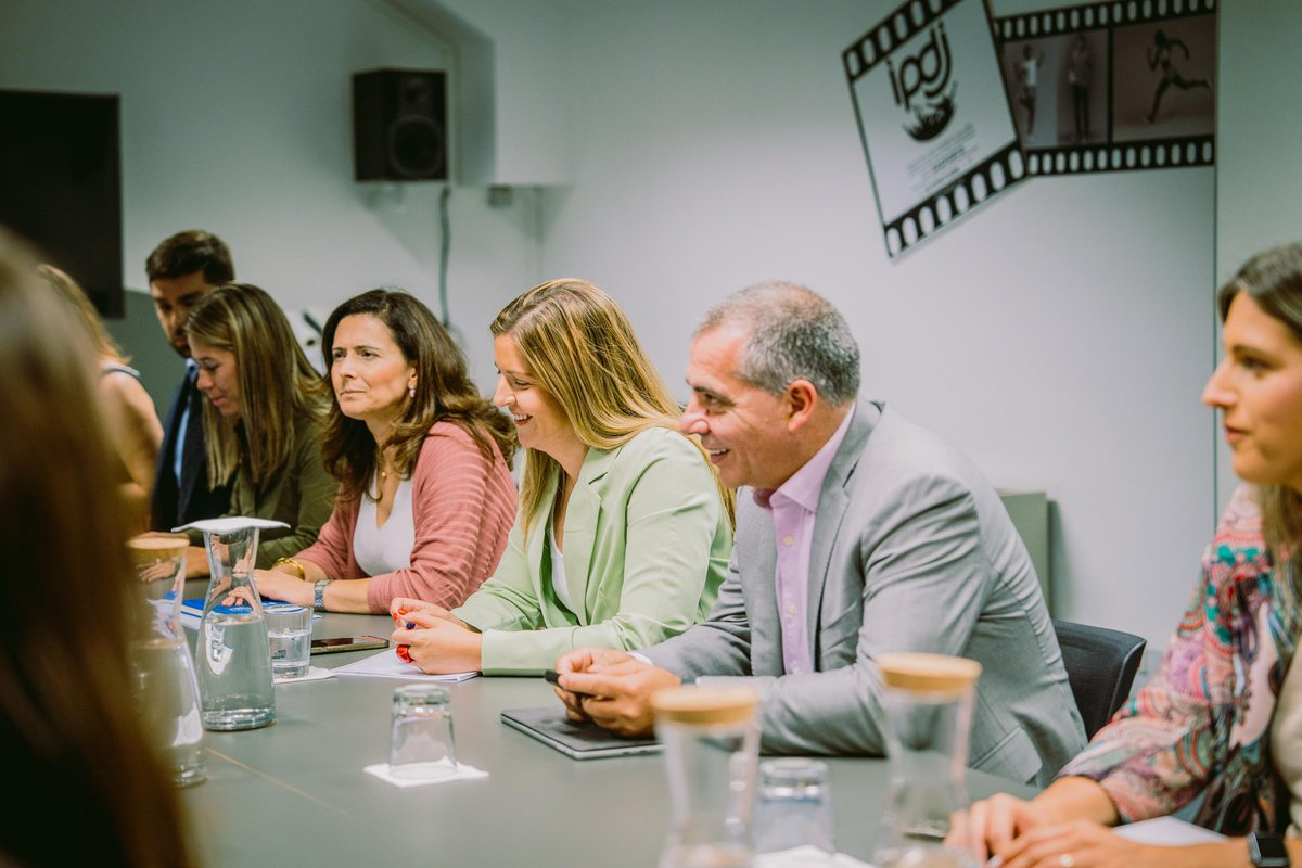 margaridalopes's tweet image. 📍Reunimos com o @IPDJ_IP para reafirmar o compromisso com políticas públicas ambiciosas para a juventude e o #desporto. Juntos, já estamos a preparar a celebração do Dia Internacional da Juventude - um momento de participação, escuta e reconhecimento da #juventude.