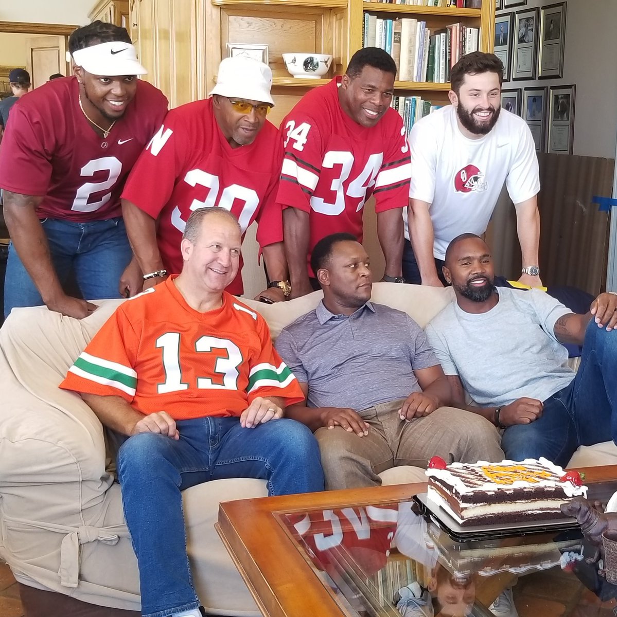 BarrySanders's tweet image. Another great Birthday in the books...
Someone asked me yesterday if I do a traditional cake. I think the last cake I had was my 50th at the #heismanhouse. Gotta watch that diet now!
I am so grateful to have so many people in my corner and I have never needed it more than…