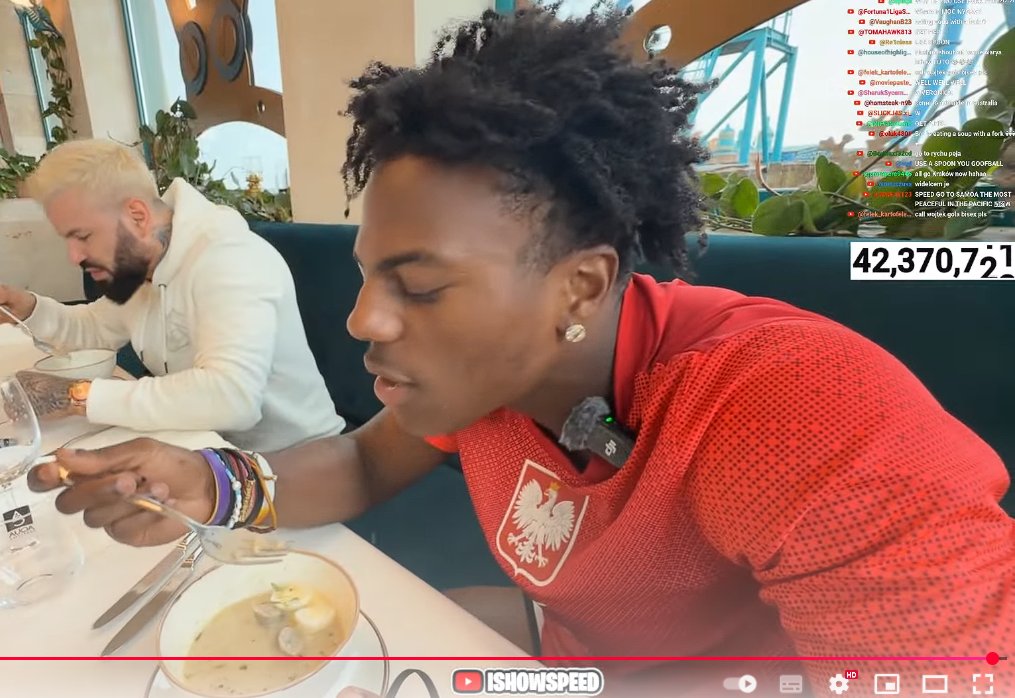 On wpierdala zupę widelcem xDDDD