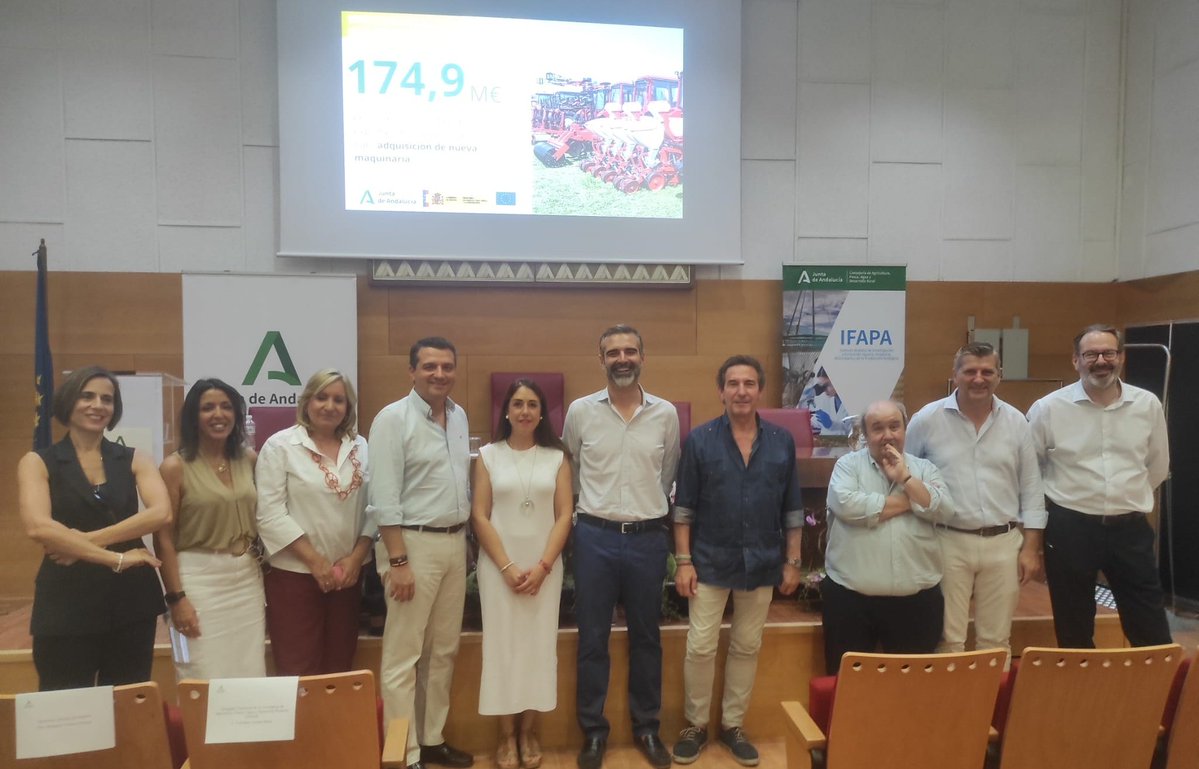 UPAANDALUCIA's tweet image. Hemos estado junto al consejero de @AgriculturAnd, @RamonFPM, a la viceconsejera @cverasanchez y a la presidenta de @IfapaJunta @martabosquet, en la visita que han realizado en Córdoba. Nuestro vicesecretario general, y responsable de @upacordoba, Francisco Moreno, ha estado alli