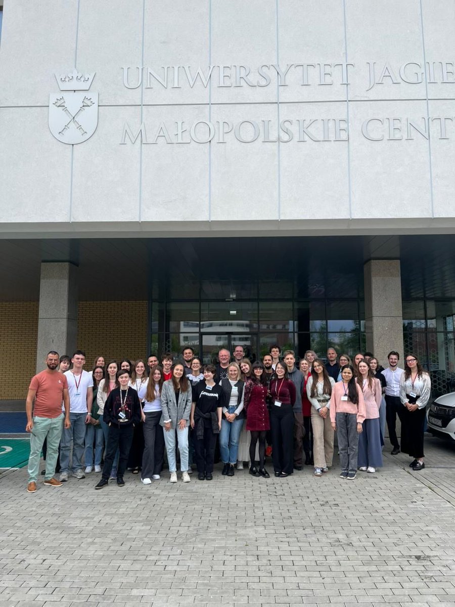 aglucaci's tweet image. Another year of teaching at the Eastern European Bioinformatics and Computational Genomics Workshop (EEBG) 2025 is in the books! eebg2025.edu.pl