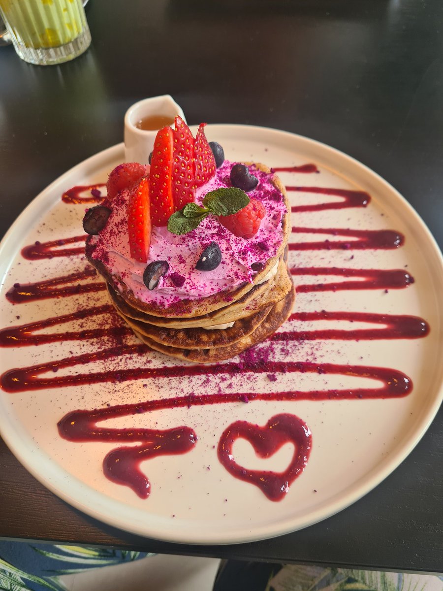 Sandralalalaaaa tweet media