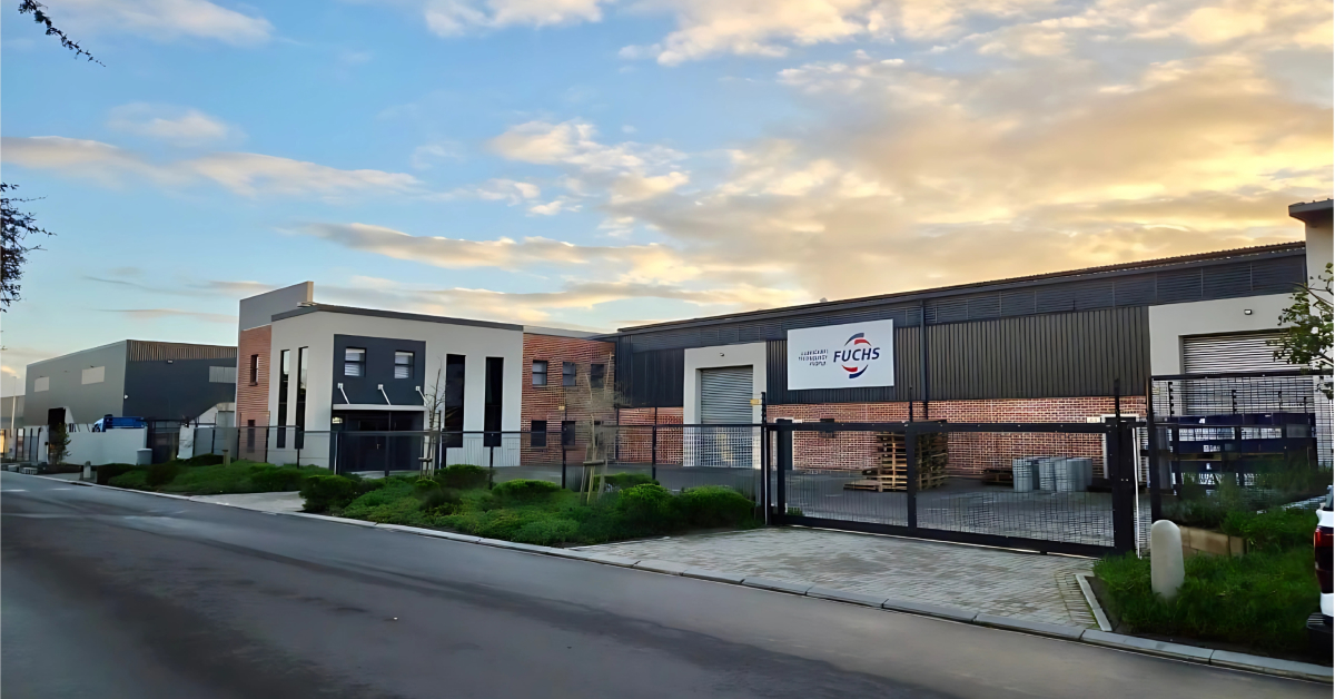 BusinessNewsCT's tweet image. FUCHS LUBRICANTS SOUTH AFRICA is excited to announce a significant transformation in its distribution strategy within the Western Cape. - cbn.co.za/industry-news/… #customerservice #directdistribution #industriallubricants @Fuchs_SA