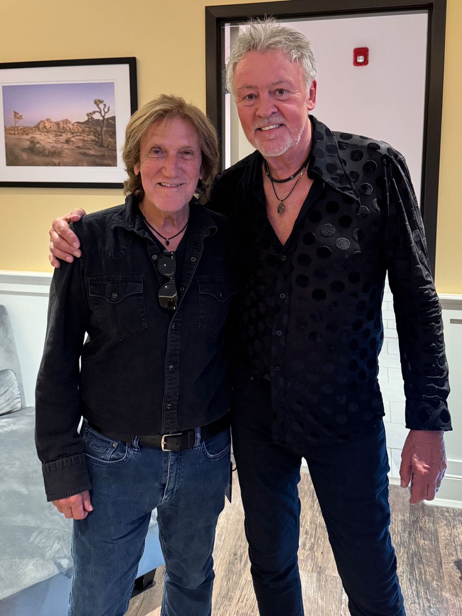 Thanks to the <a href="/BigTakeoverMag/">Big Takeover</a> for this interview which I did when I was in Newark,NJ. 

bigtakeover.com/interviews/int…

The photo attached is my good friend #JohnCafferty - he filled in for me on this tour until I could finish my UK book tour. A couple of years ago we met on the 80s