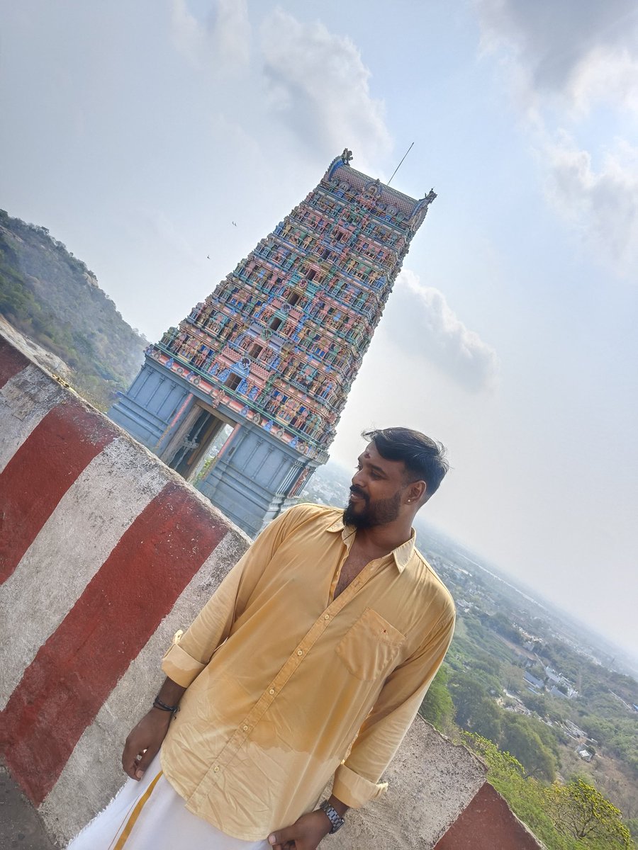 snowprince8's tweet photo. Rooted in tradition, blessed by the vibes of the divine. A peaceful day with a spiritual view.

#TempleDiaries #DivineVibes #TraditionalLook #SouthIndianStyle #SpiritualJourney #HeritageVibes #PeacefulPlaces #CulturalRoots #TempleView #positiveenergy #casual #iphone https://t.co/DDPDZO8lnp