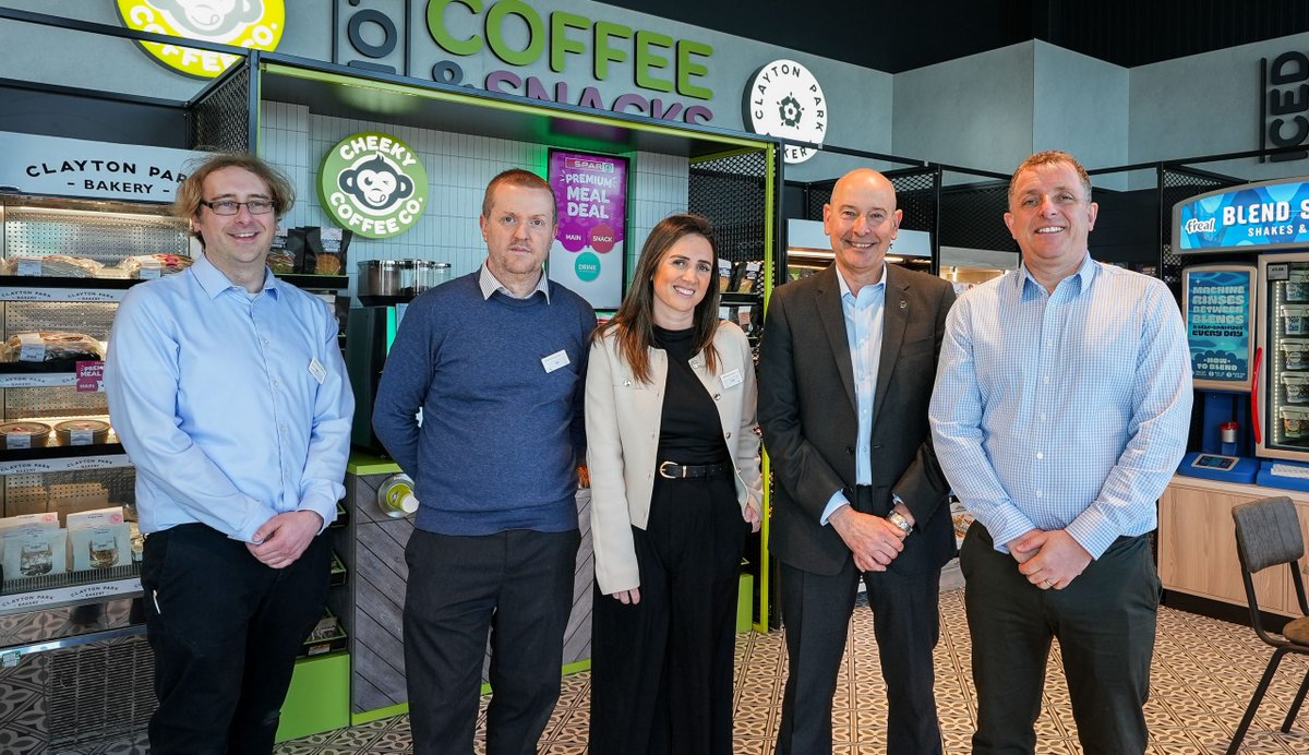 SPARInt's tweet photo. 📰 In our latest issue of Contact International, we highlight support provided by SPAR UK wholesaler James Hall &amp; Co. Ltd for independent local SPAR retailers to grow and develop their business. 

➡️ https://t.co/5ZHQIXqMnp

#SPAR #ContactInternational #Retail #Independent https://t.co/y0Omo5HQ7b