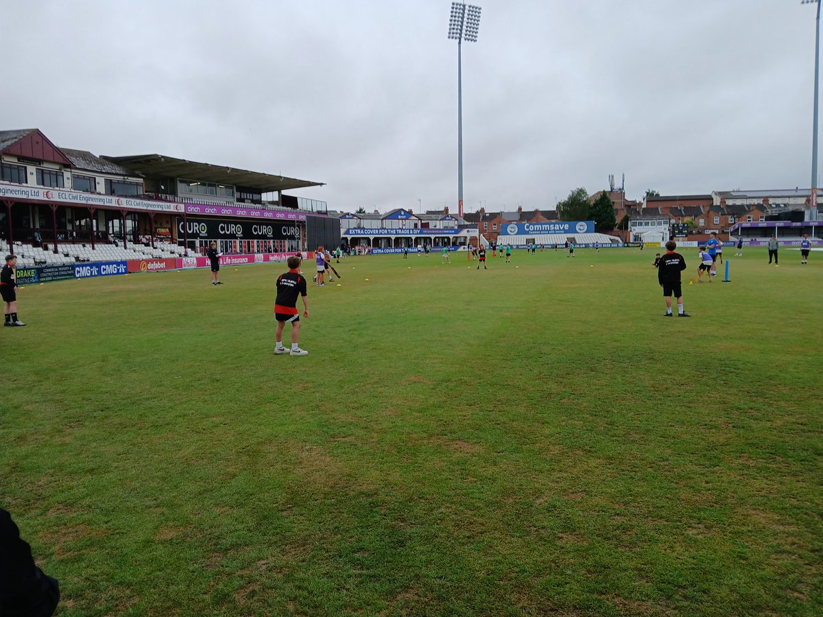 The sun has come out and the Yr 5s are enjoying themselves and playing some great cricket <a href="/MrScottHead/">Mr Scott</a> <a href="/stafford_pe/">𝕊𝕥𝕒𝕗𝕗𝕠𝕣𝕕_ℙ𝔼</a>