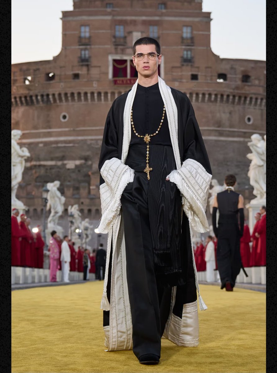 AlexandrMcQueer's tweet photo. I haven't seen enough people discussing the gorgeous collection Dolce and Gabbana dropped a couple days ago. GHOST FANDOM WHERE YOU AT????

https://t.co/3ECTQPW097 https://t.co/i41B2V2aPJ