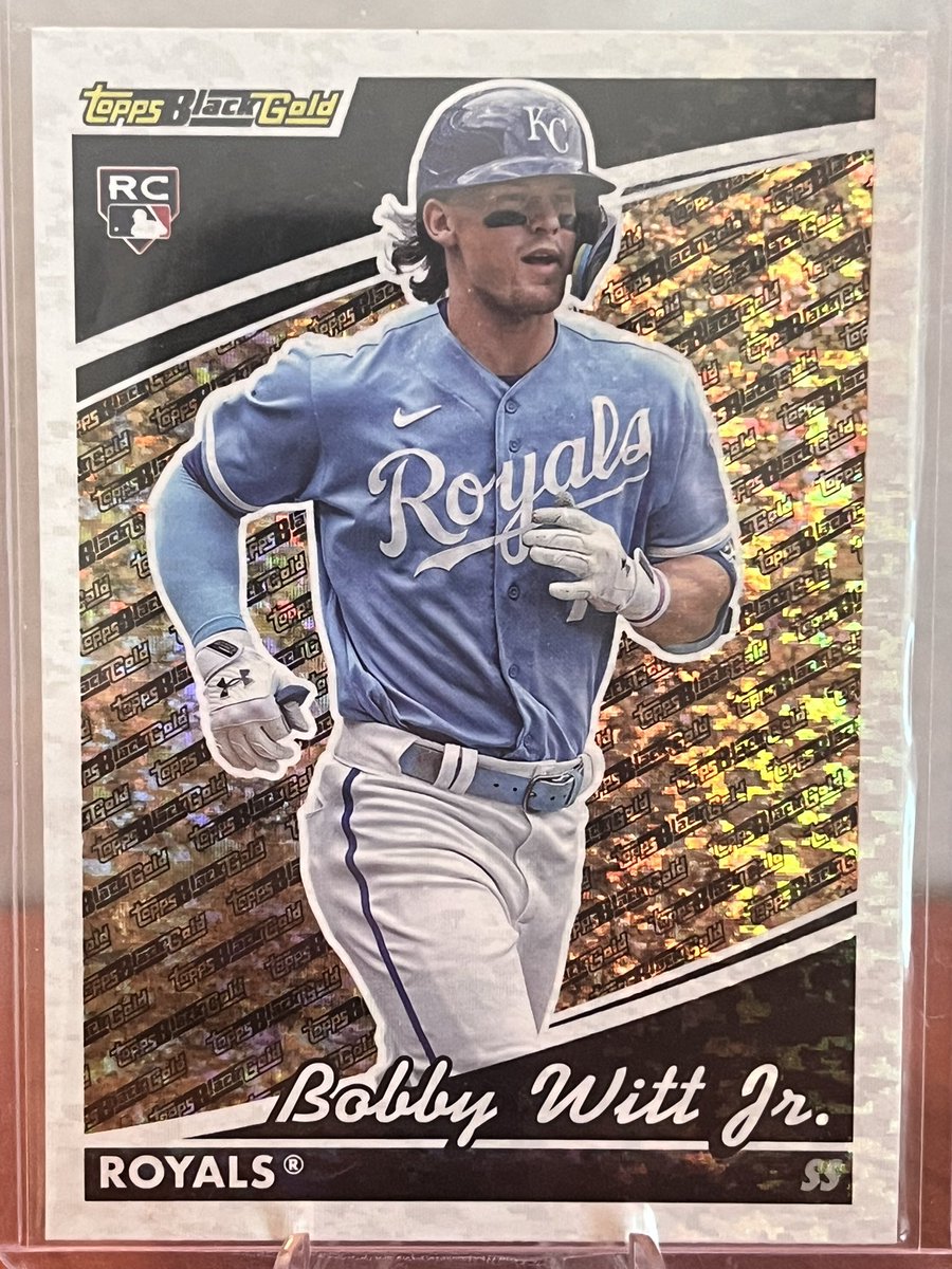 MJsCards21's tweet image. Raw Card of the Day: Let’s see some Bobby Witt Jr. heat in the comments. R/Ts much appreciated @Topps @Royals #thehobby
2022 Bobby Witt Jr. Black Gold