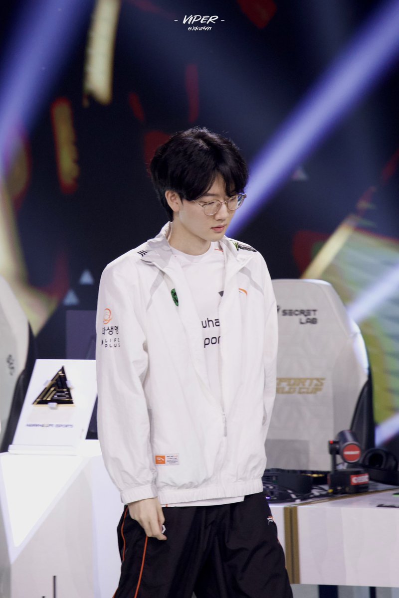 XKay71's tweet photo. 250717 EWC QuarterFinal

오랜만이다!!

#Viper #바이퍼 #박도현 https://t.co/QxikcOOxBI