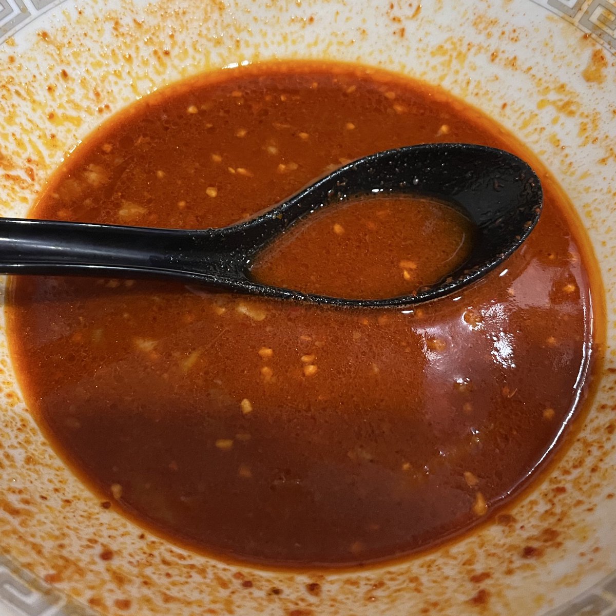 yasai2626's tweet image. ラーメン二郎 生田駅前店
小豚 麺半分 発汗
スマホ見てたら駅でハイボール飲んでるの見えたと…なんで…どーして…。
前回の倍以上の辛さ…何回聞いても普通とのこと。酒で味覚がおかしくなってるらしい。
契りを交わした。必ずでかいの釣ってきます!
美味しかったです。ありがとうございました。