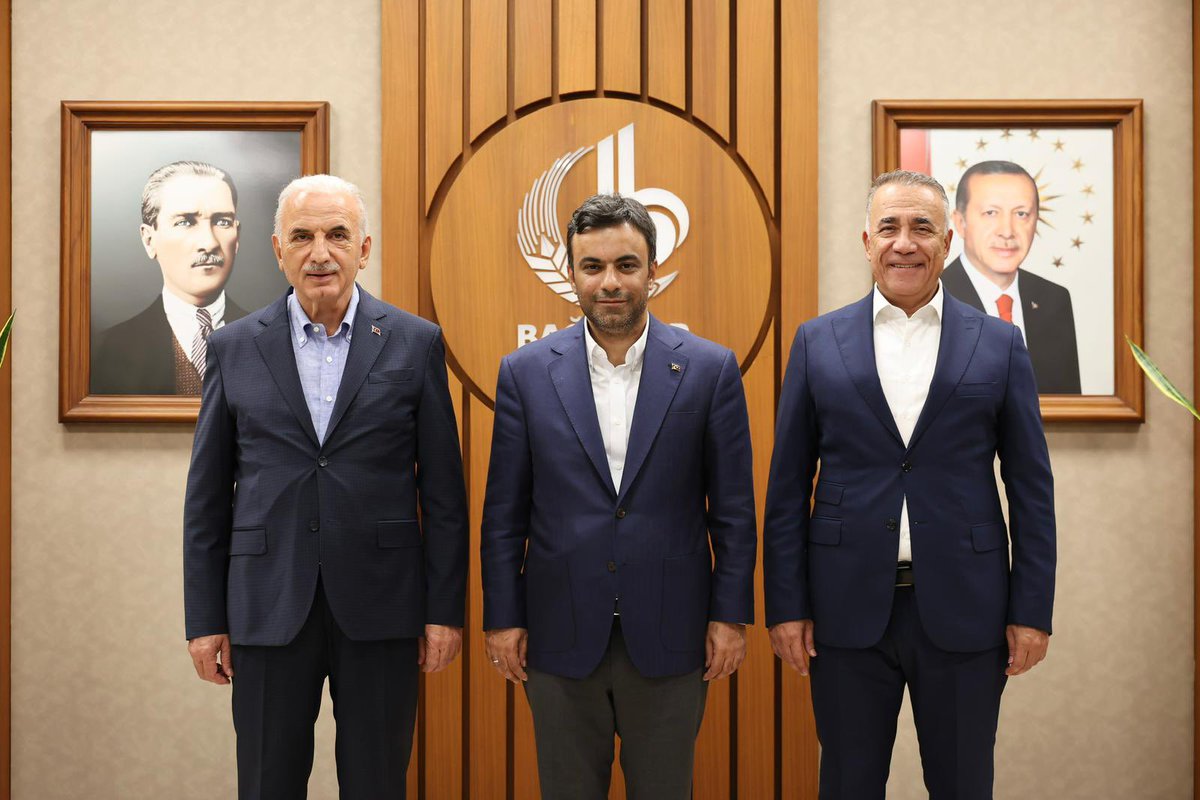 Abdurrahman Dursun (@avadursun) on Twitter photo Ümraniye Belediye Başkanımız <a href="/ismetyildirimtr/">İsmet Yıldırım</a> ile birlikte, Bağcılar Belediye Başkanımız <a href="/yasinyildizbb/">Yasin Yıldız</a>’ı ziyaret ettik.
İlçelerimizde yürüttüğümüz çalışmalar üzerine istişare ettik.
Nazik ev sahipliği ve samimi sohbeti için teşekkür ediyor, görevinde başarılar diliyoruz. Ümraniye Belediye Başkanımız <a href="/ismetyildirimtr/">İsmet Yıldırım</a> ile birlikte, Bağcılar Belediye Başkanımız <a href="/yasinyildizbb/">Yasin Yıldız</a>’ı ziyaret ettik.
İlçelerimizde yürüttüğümüz çalışmalar üzerine istişare ettik.
Nazik ev sahipliği ve samimi sohbeti için teşekkür ediyor, görevinde başarılar diliyoruz.