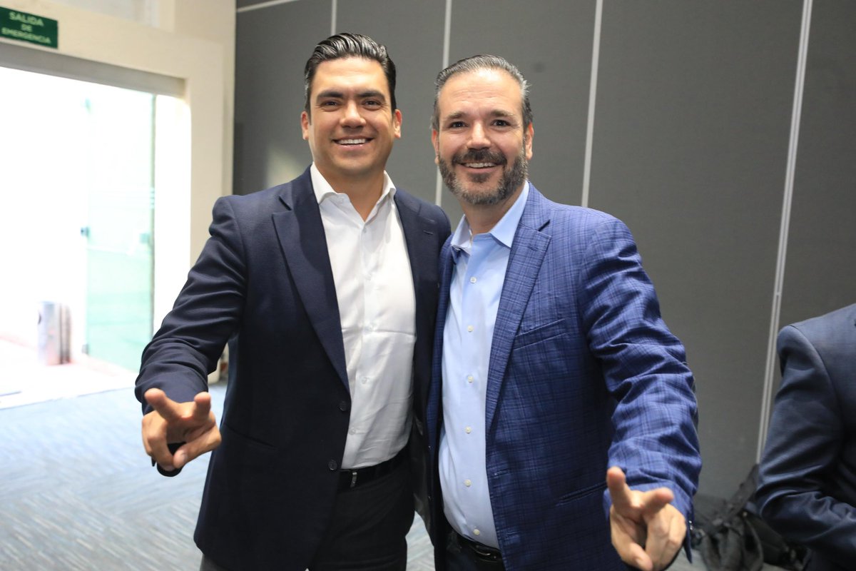 Jorge Romero Herrera (@jorgerohe) on Twitter photo Muchas felicidades, diputado <a href="/Miguel_Monraz/">Miguel Monraz</a>. Que este día esté pleno de buenos deseos y que el camino que viene sea de retos superados y nuevas metas alcanzadas. ¡Un abrazo! Muchas felicidades, diputado <a href="/Miguel_Monraz/">Miguel Monraz</a>. Que este día esté pleno de buenos deseos y que el camino que viene sea de retos superados y nuevas metas alcanzadas. ¡Un abrazo!