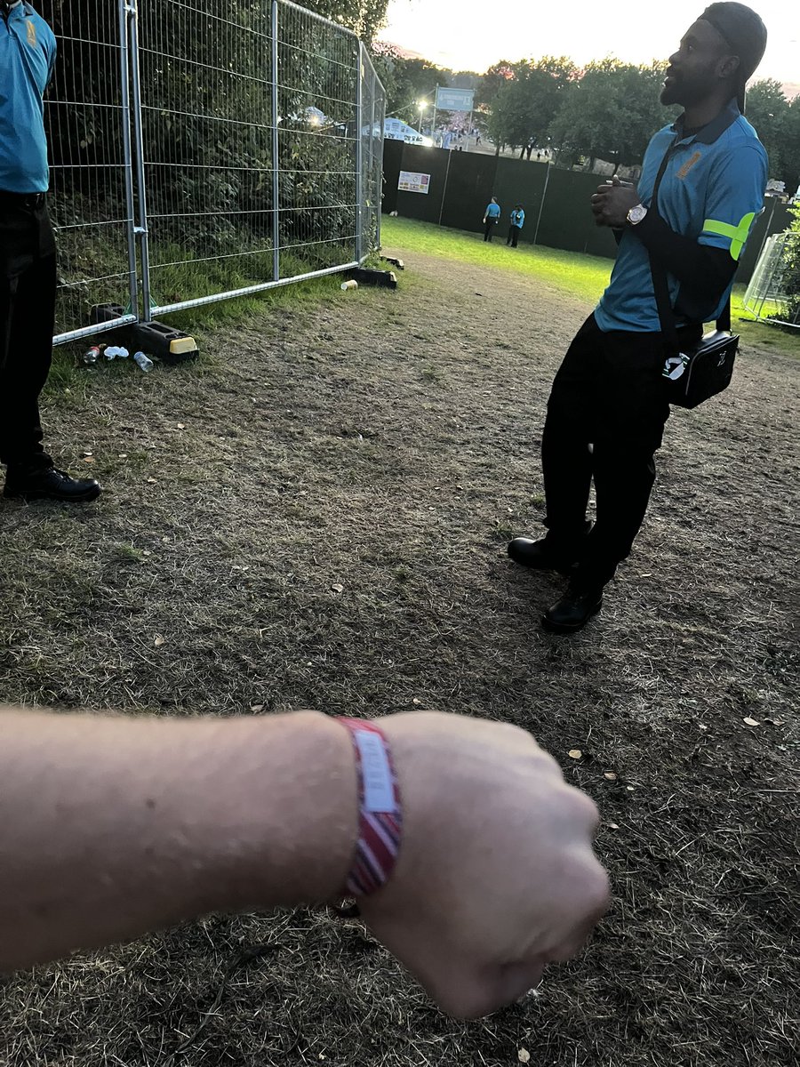 Lewisburnage17's tweet image. Waited a lifetime to see Oasis but was thrown out because of some idiots behind me with flares. security team pointed towards us and I was caught in the crossfire. thrown out the gig for no reason and left stranded alone. @oasis @theSESGROUP @ShowsecUK @OasisMania