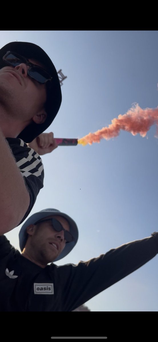 Lewisburnage17's tweet image. Waited a lifetime to see Oasis but was thrown out because of some idiots behind me with flares. security team pointed towards us and I was caught in the crossfire. thrown out the gig for no reason and left stranded alone. @oasis @theSESGROUP @ShowsecUK @OasisMania