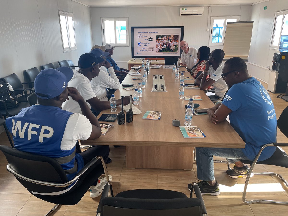 WFP_Cotedivoire's tweet image. Les #opérationshumanitaires et de développement se déroulent souvent dans des zones exigeant maîtrise technique, vigilance & adaptation. Pour y répondre, le PAM forme ses conducteurs à la #conduite tout-terrain, renforçant les compétences de ces véritables capitaines de la route.
