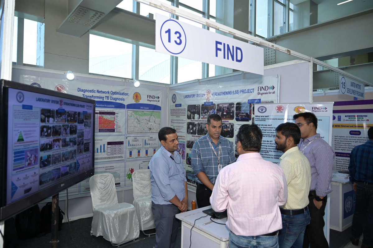 FINDdx's tweet image. FIND was honoured to receive the visit of the Honourable Health Minister of Bihar, Mangal Pandey @mangalpandeybjp , last week at the #Bihar State Level Health Fair. The Minister commended FIND's contributions and underscored the importance of investing in laboratory…