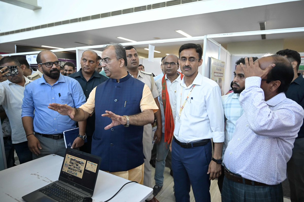 FINDdx's tweet image. FIND was honoured to receive the visit of the Honourable Health Minister of Bihar, Mangal Pandey @mangalpandeybjp , last week at the #Bihar State Level Health Fair. The Minister commended FIND's contributions and underscored the importance of investing in laboratory…