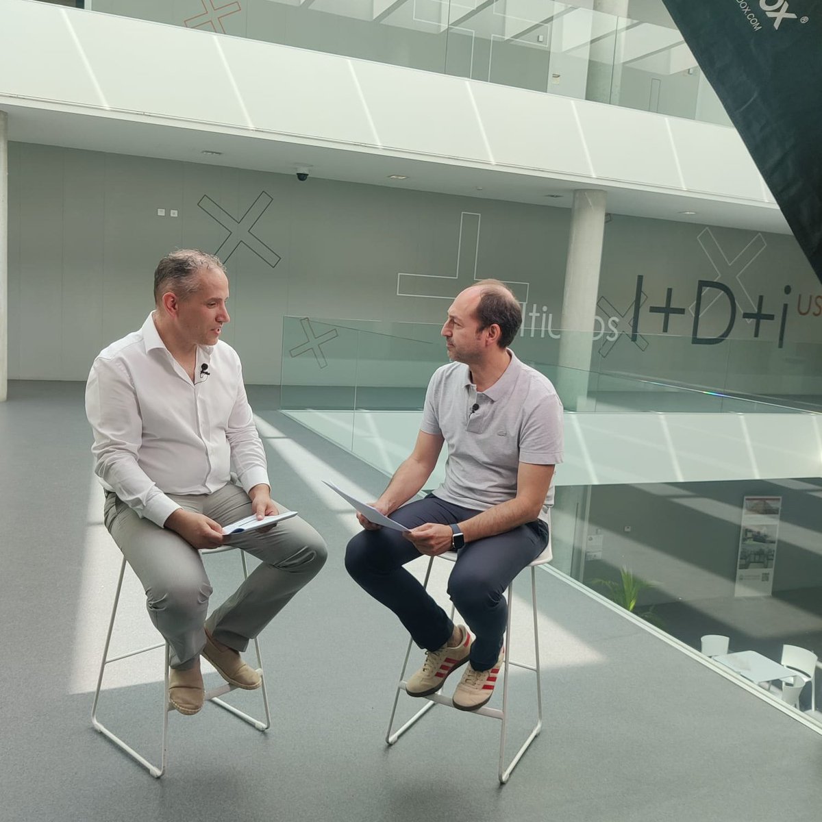 PEITI_USAL's tweet image. 📽️ | Hoy en plena producción audiovisual con el proyecto @poctep Circular Challenge ♻️, @InnovaUSAL y la spin-off de la @usal Natural Capital Matters.
Exploramos cómo las empresas pueden impulsar la economía circular 🌍