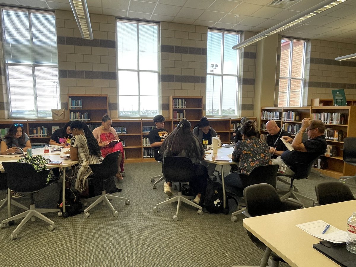 NISDBrennan's tweet image. Our Brennan teachers were actively engaged and authentically collaborating during our retreat as we kicked off our campus book study of The Fundamental Five Revisited!   Recalibrate, recommit, and lead with purpose!! BFND 🖤💛🩷