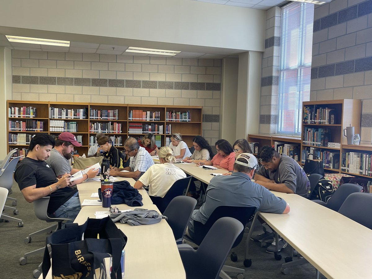 NISDBrennan's tweet image. Our Brennan teachers were actively engaged and authentically collaborating during our retreat as we kicked off our campus book study of The Fundamental Five Revisited!   Recalibrate, recommit, and lead with purpose!! BFND 🖤💛🩷