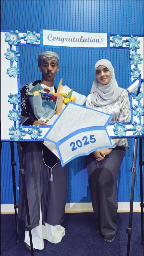مرت ١٢ سنة...من يصدق
هذا الرجل أصبح خريجا🤩

و هذي المرأة صارت عجوزا😂 فخورة جدا💙

#نتايج_الدبلوم_العام