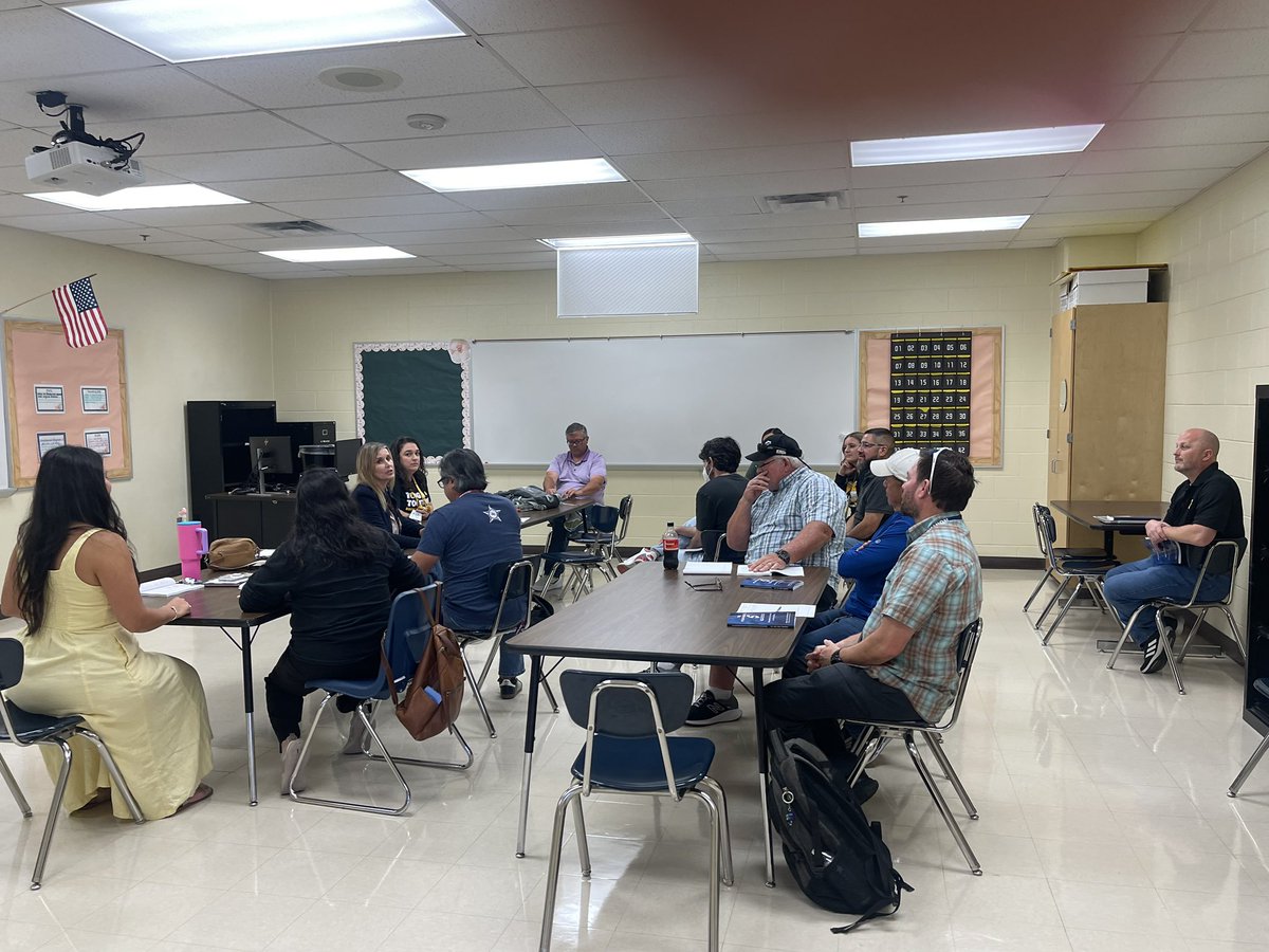 NISDBrennan's tweet image. Our Brennan teachers were actively engaged and authentically collaborating during our retreat as we kicked off our campus book study of The Fundamental Five Revisited!   Recalibrate, recommit, and lead with purpose!! BFND 🖤💛🩷