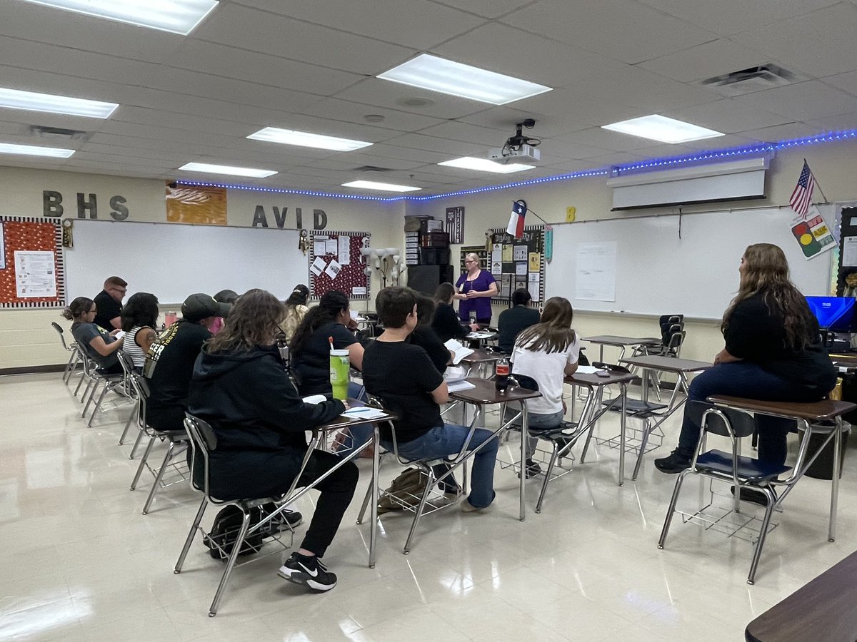 NISDBrennan's tweet image. Our Brennan teachers were actively engaged and authentically collaborating during our retreat as we kicked off our campus book study of The Fundamental Five Revisited!   Recalibrate, recommit, and lead with purpose!! BFND 🖤💛🩷