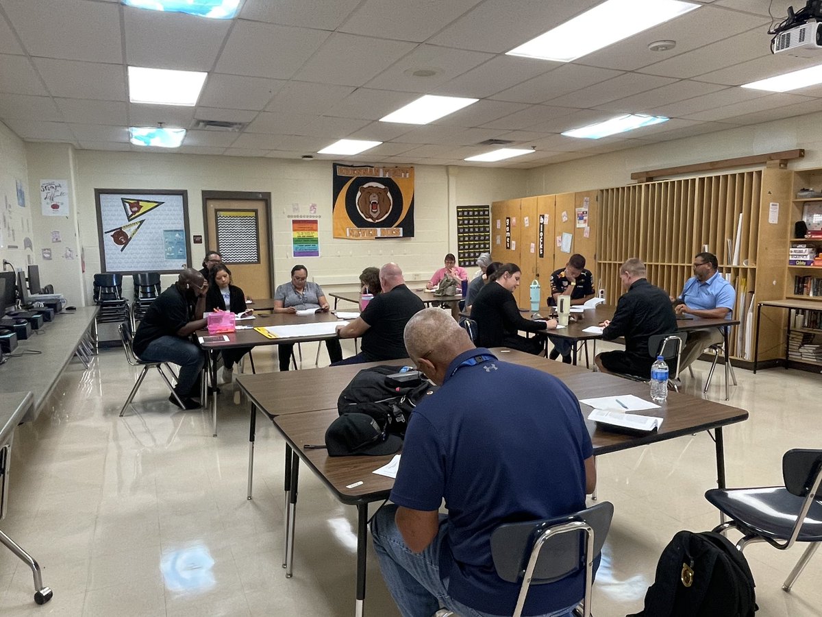 NISDBrennan's tweet image. Our Brennan teachers were actively engaged and authentically collaborating during our retreat as we kicked off our campus book study of The Fundamental Five Revisited!   Recalibrate, recommit, and lead with purpose!! BFND 🖤💛🩷